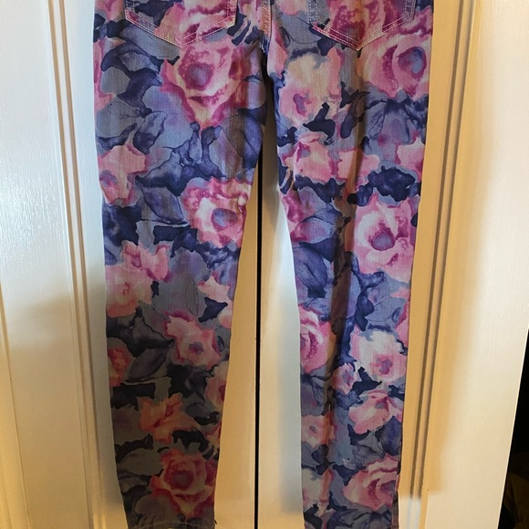 JOE’S JEANS WATERCOLOR FLORAL HIGH WATER JEANS - Picture 3 of 5